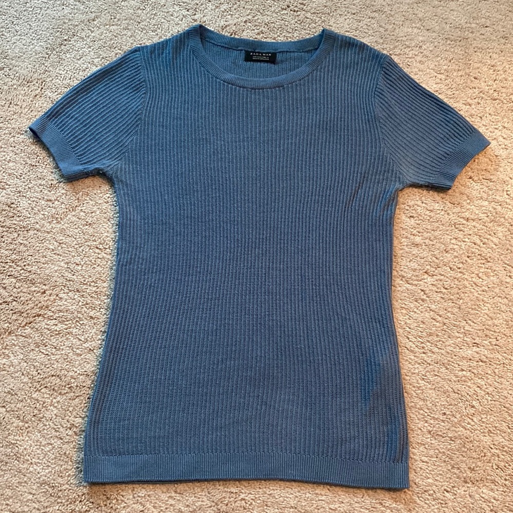 Zara Men’s Sweater with short sleeves
